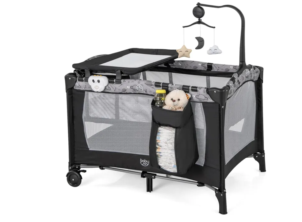 BABY JOY 3 en 1 Pack and Play – Corralito portátil para bebé con moisés, cambiador y caja musical. Cuna de viaje ligera con ruedas bloqueables, ideal para recién nacidos y niños pequeños.